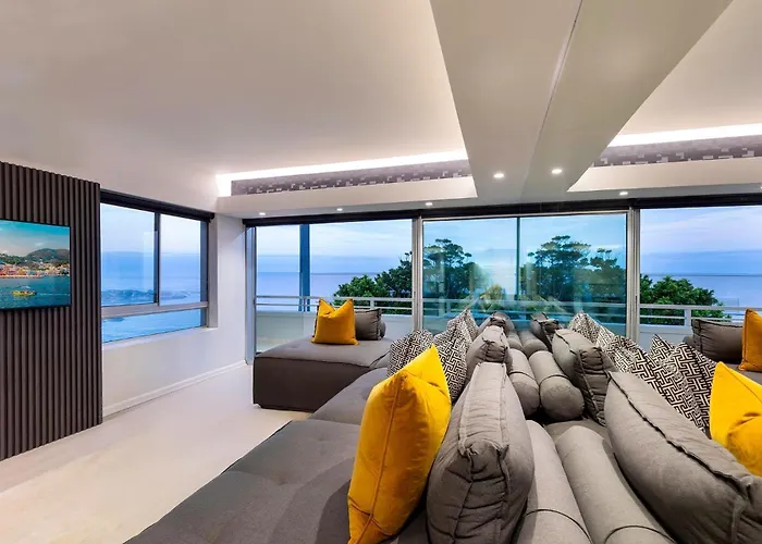 Clifton Yolo Spaces - Clifton Beachfront Executive Apartment