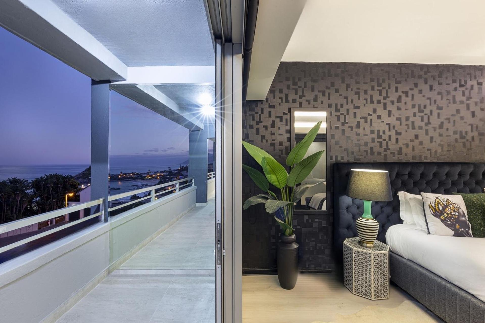 Clifton Yolo Spaces - Clifton Beachfront Executive *