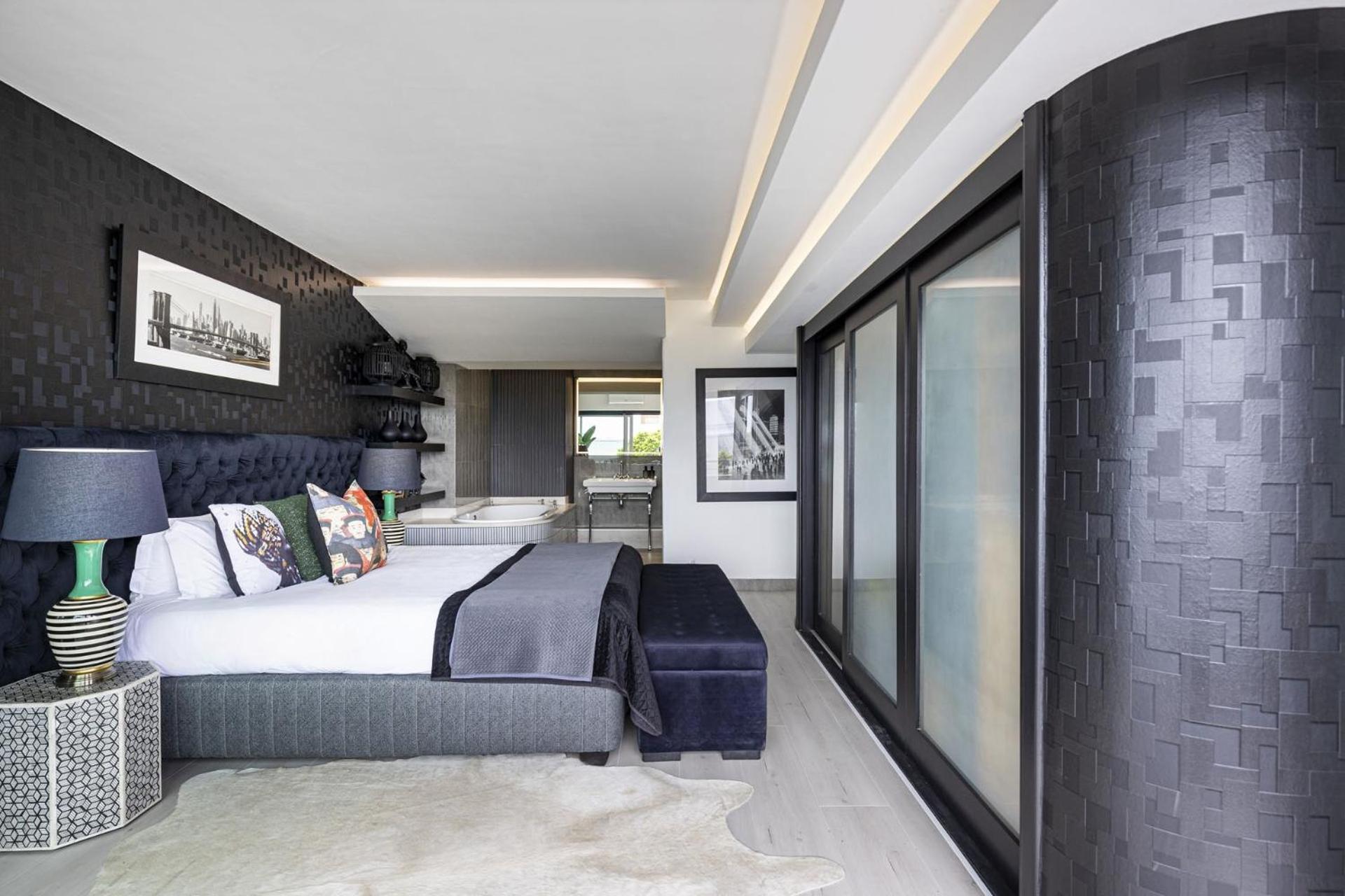 Clifton Yolo Spaces - Clifton Beachfront Executive Cape Town